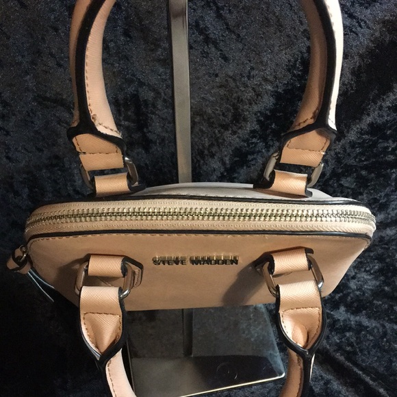 Beautiful Steve Madden B Faith Blush Baby Handbag - Picture 4 of 12